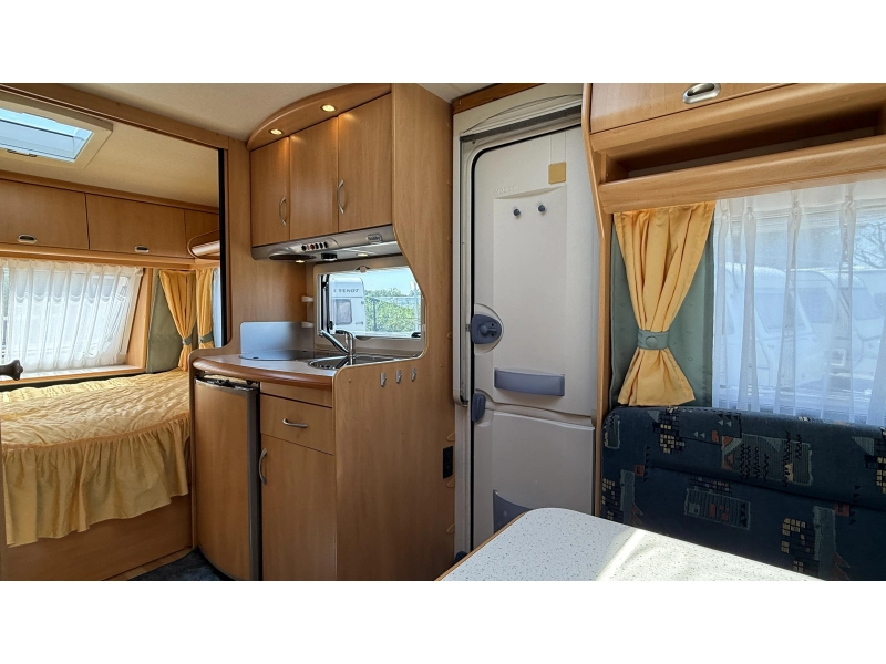 Hobby De luxe Easy 450 UF dwars bed rondzit toilet  foto: 6