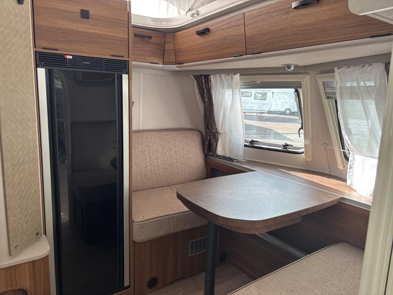Eriba Touring 642 Ventura Legend Wit/Zilver  foto: 4