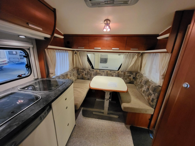 Chateau Calista 450 FHU mover, voortent  foto: 9