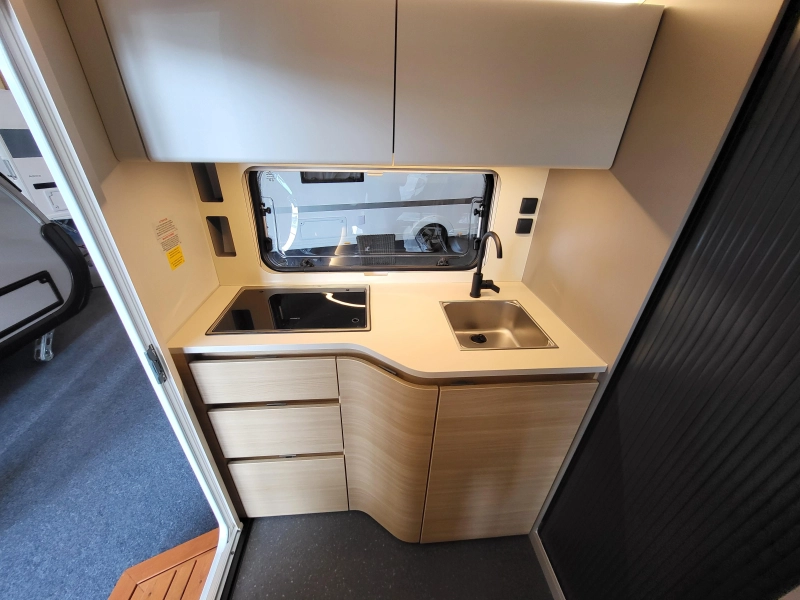 Adria Action 391 LH volledig polyester  foto: 6