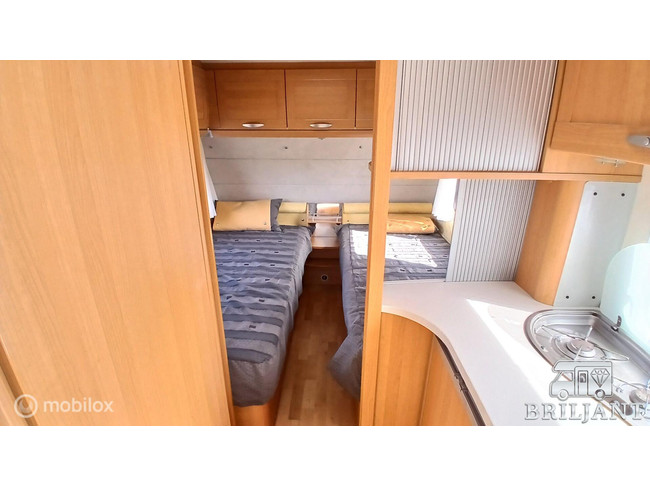 Knaus W01500 caravan.. enkelebedden/rondzit foto: 14