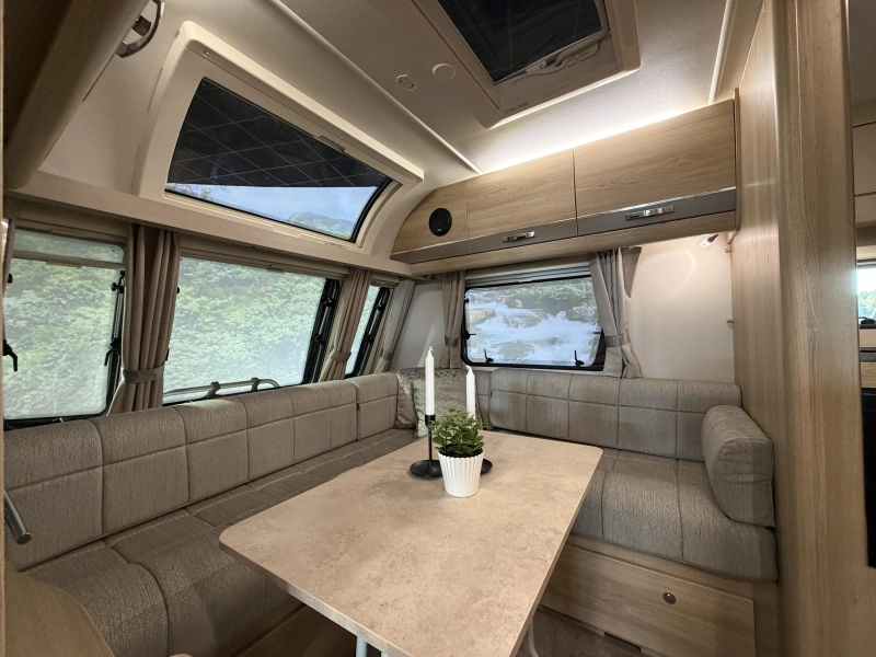 Elddis Avante 454 Queensbed/Mover/Luifel  foto: 15