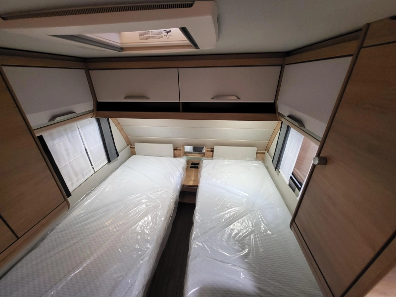 Knaus Sudwind Black Selection 460 EU super compleet af fabriek  foto: 14