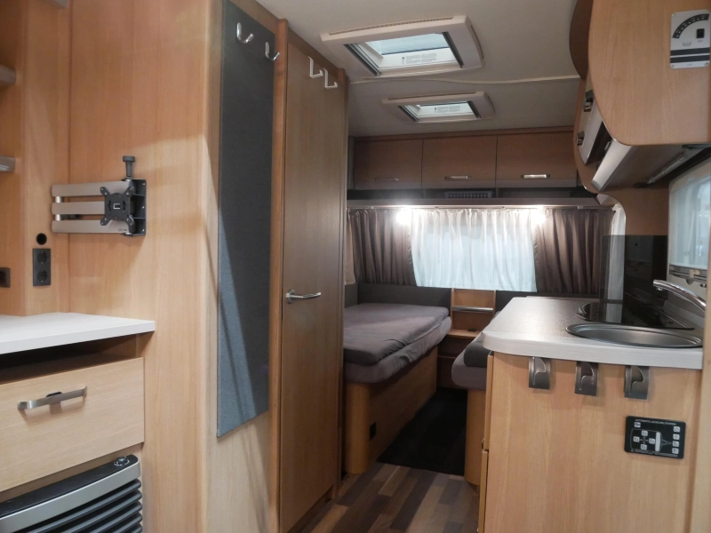 Knaus Sport 460 EU Mover levelsysteem luifel  foto: 5