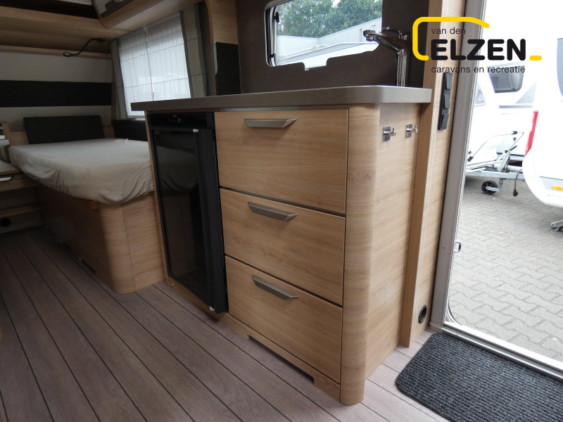 Knaus Sudwind 60 Years 500 EU mover, luifel, fietsendr.  foto: 13