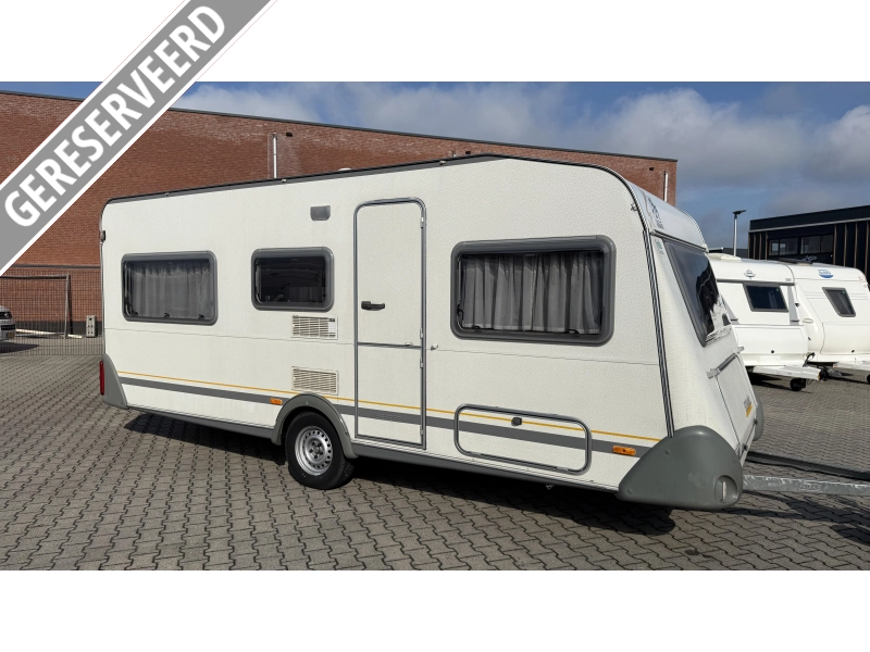 Knaus Sudwind 495 TK kinderkamer rondzit 