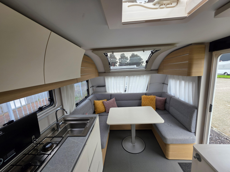 Adria Adora 613 UT Isabella voortent  foto: 8