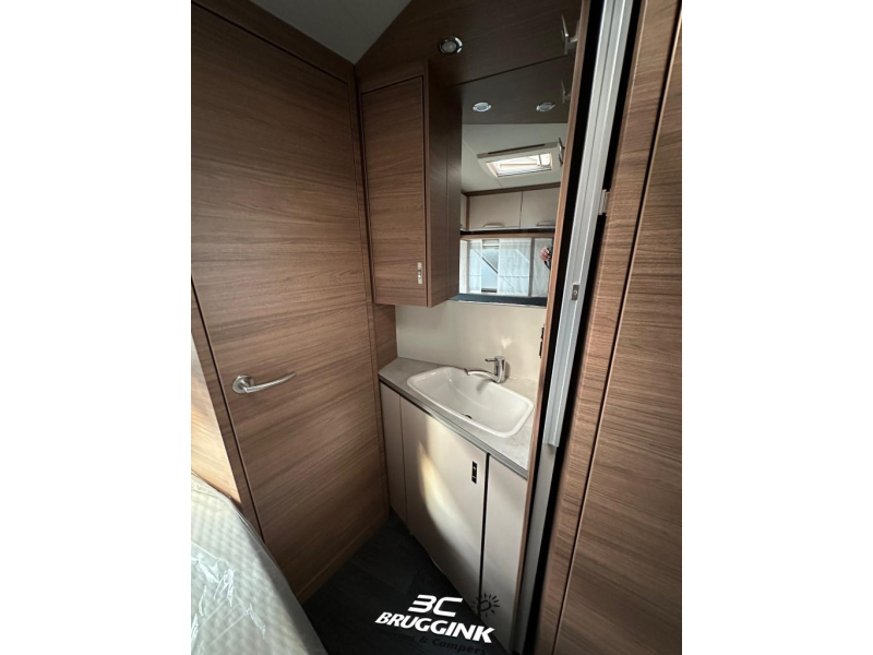 Knaus Sport 450 FU FRANS BED Vloerverwarming  foto: 8