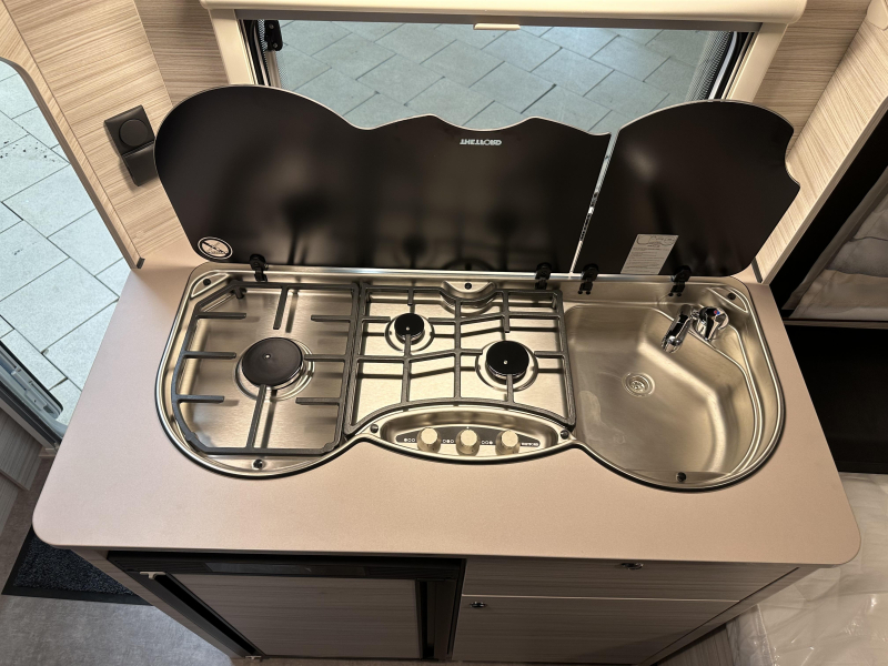 Dethleffs C'Joy 460 LE voortent | ex-verhuur  foto: 11