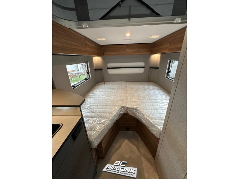 Eriba Feeling 442 V-ENKEL BED 1.800 KG  foto: 11
