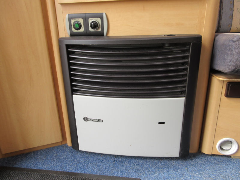 Dethleffs Camper 440 DB DWARSBED EN MOVER  foto: 16