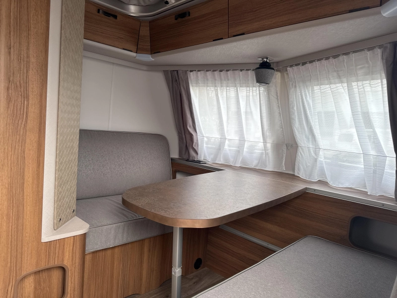 Eriba Touring 530 Legend Hampton zilver 