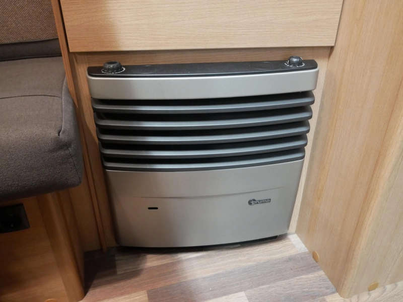Knaus Sport 460 EU Mover levelsysteem luifel  foto: 16
