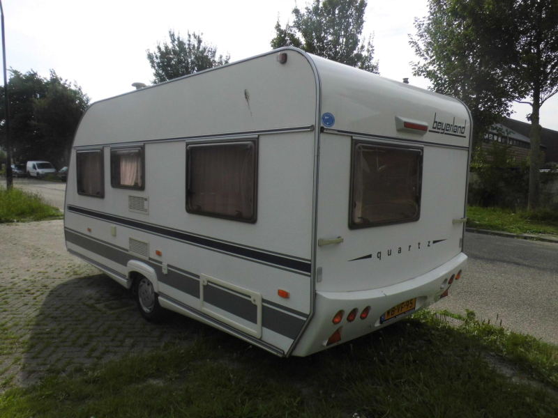 Beyerland Quartz 460 LB Nieuwe voortent en mover! 