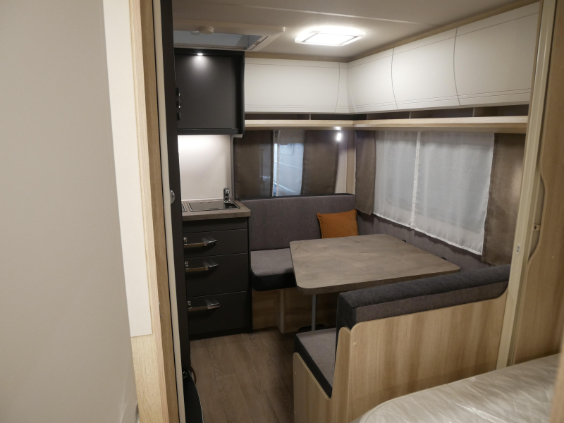 Hobby De Luxe 400 SFE Model 2027  foto: 13