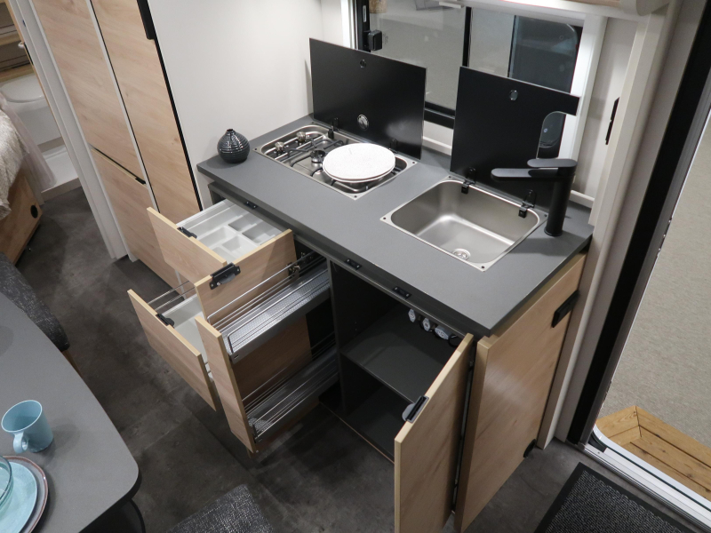 Dethleffs Camper 560 FMK STAPELBED EN RONDZIT!  foto: 6