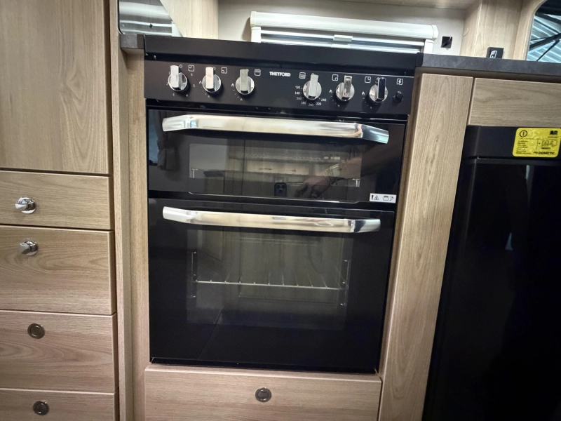Elddis Avante 454 Queensbed/Mover/Luifel  foto: 14