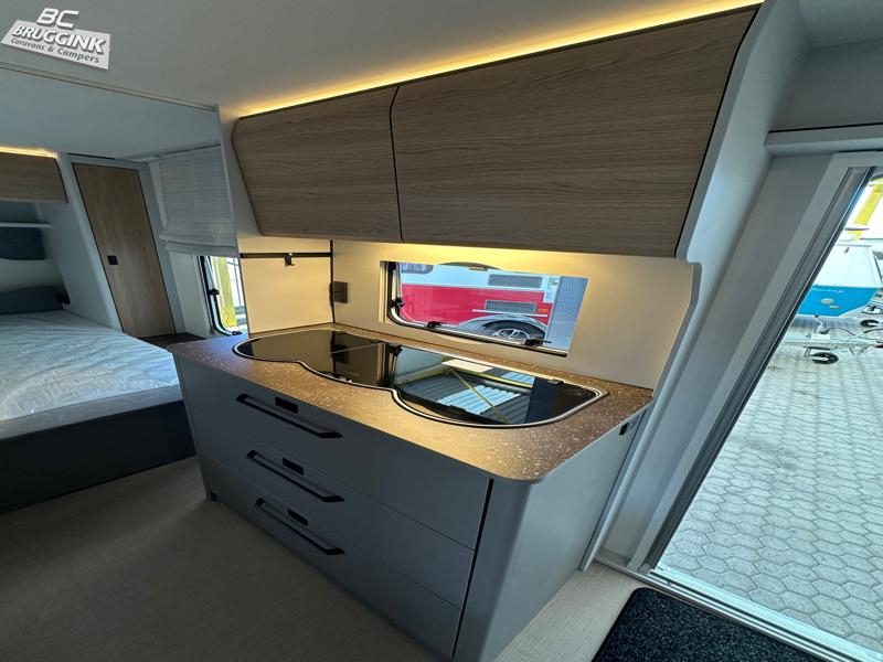 Bürstner B66 485 TS -QUEENS BED- 1600 KG 