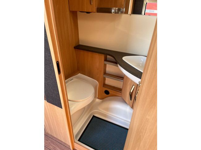 Knaus Südwind 500 EU Silver Selection | Elektrische Luifel | Vol Automatische Mover | Alko ATC Systeem | Boiler | Enkele bedden | Rondzit foto: 14