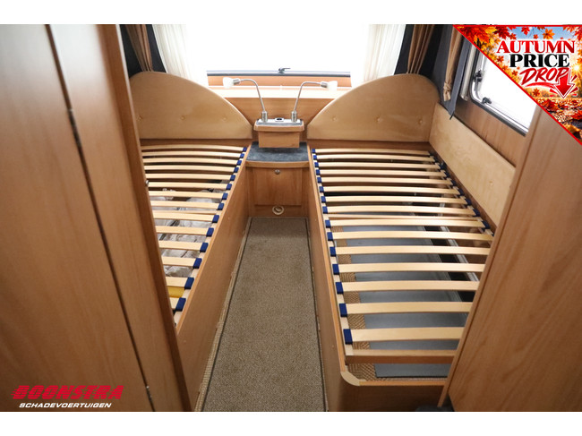 Bürstner Trecento 525 TL Middenkeuken Lengtebed foto: 16