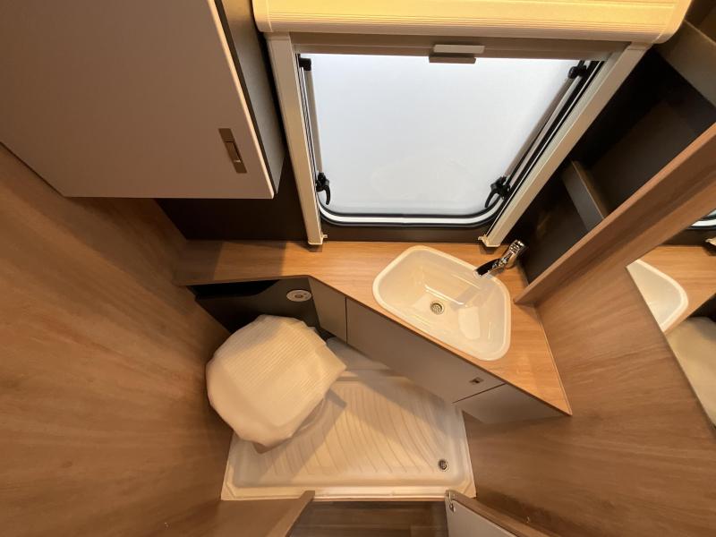 Knaus Sport Platinum 500 EU ENKELE BEDDEN-VLOERVERW  foto: 14