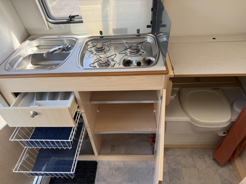 Kip Kompakt 37 EKV LANGSLAPER TOILET LUIFEL  foto: 11