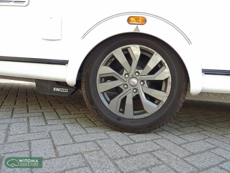 Knaus Sport 580 QS 3 stapelbed  foto: 21