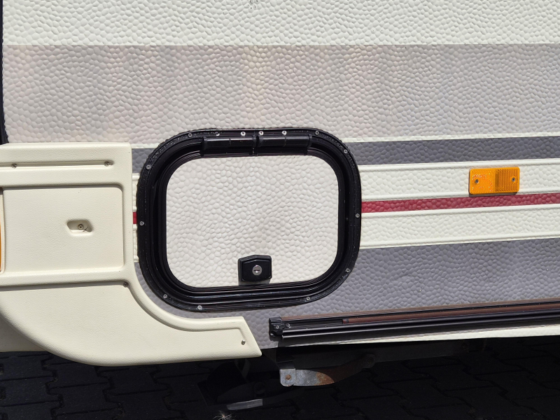 LMC Luxus 490 P Voortent - Klap bovenbed  foto: 22