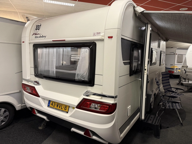 Hobby De Luxe Edition 495 UL 2 BEDDEN MOVER LUIFEL TOP 