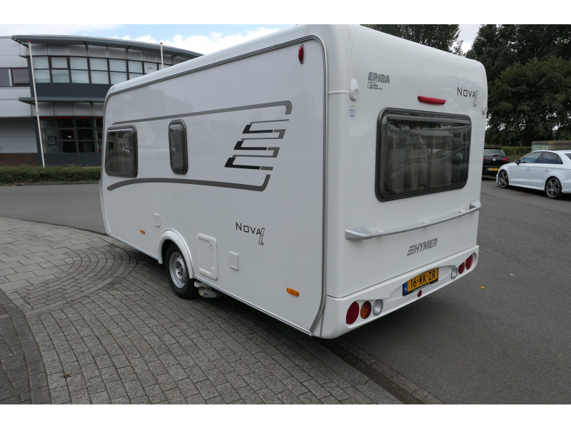 Eriba Nova Light 425 mover en voortent 