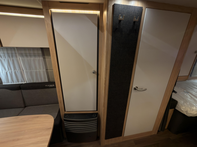 Knaus Sport Platinum 500 EU Platinum+vloer+1800KG  foto: 7
