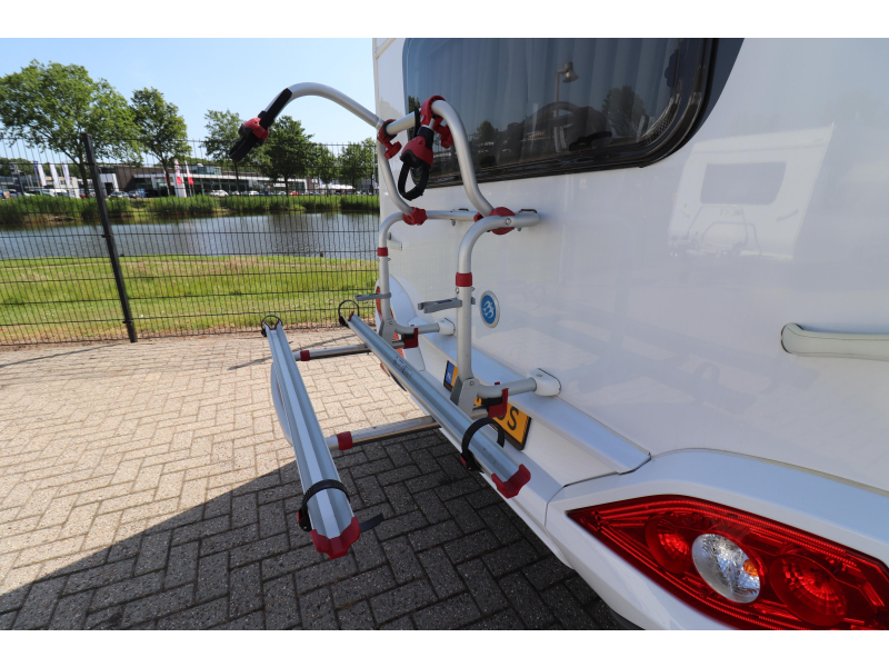 Knaus Sport 450 FU Voortent/ Fietsendrager  foto: 6