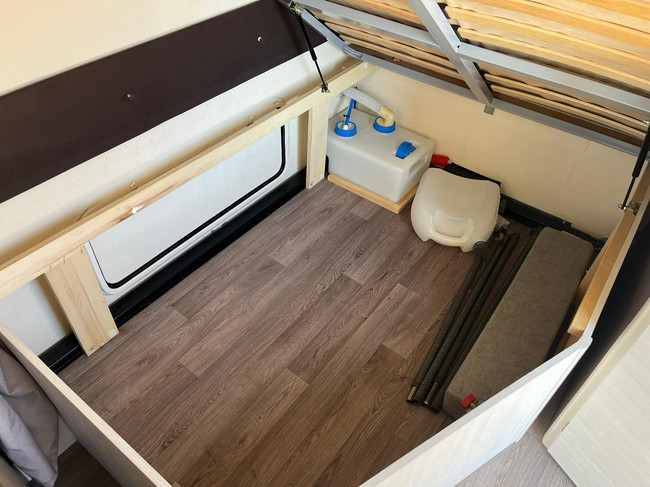 Caravelair Antares 476 Family Stapelbed | Fietsenrek | Voortent | TV | Fransbed | Treinzit | Hor foto: 10