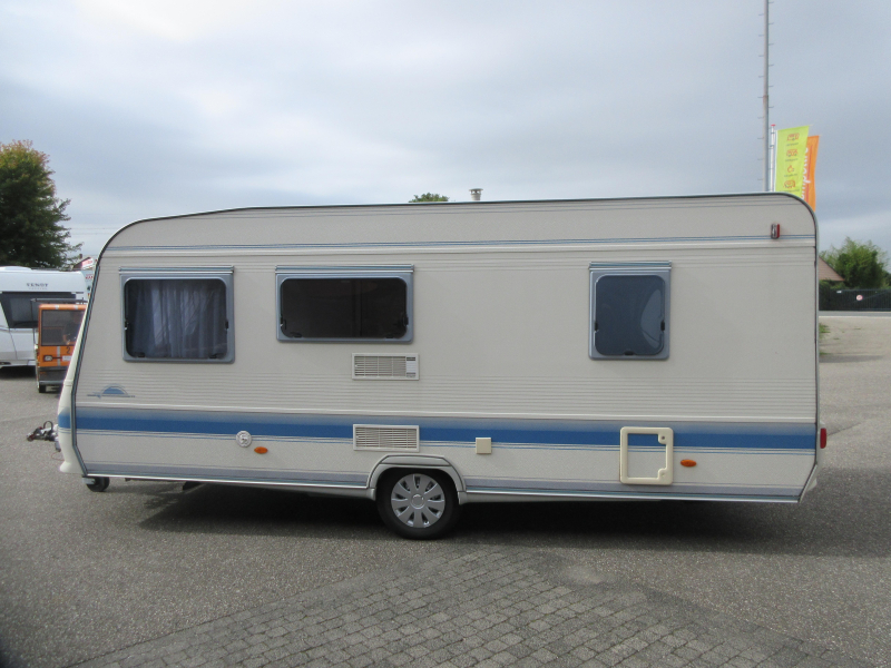 Adria Unica B 502 UK 5 PEROONS MET STAPELBED  foto: 21