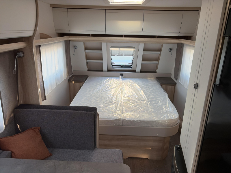 Hobby De Luxe 460 SFF Model 2027  foto: 2