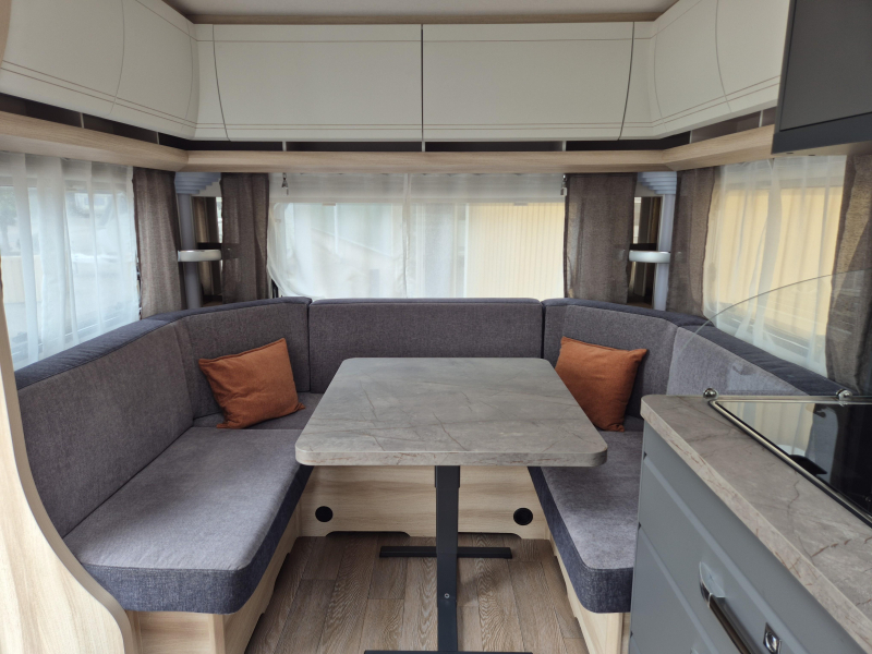 Hobby De Luxe 460 UFE  foto: 5
