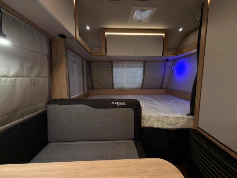 Knaus Sport Platinum 500 QDK Platinum+vloer+1800KG  foto: 12
