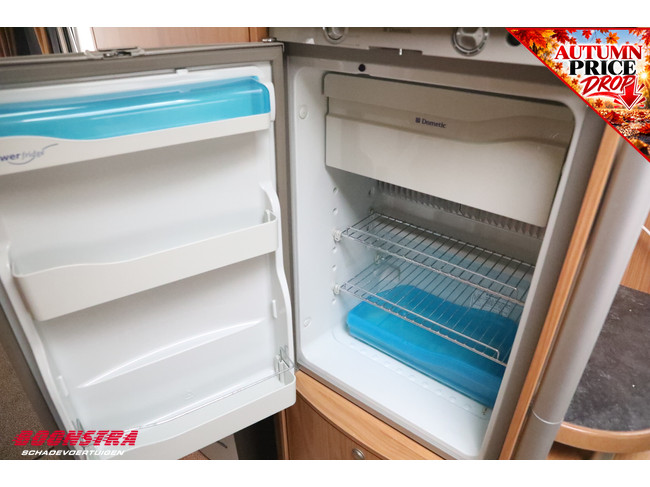 Bürstner Trecento 525 TL Middenkeuken Lengtebed foto: 23