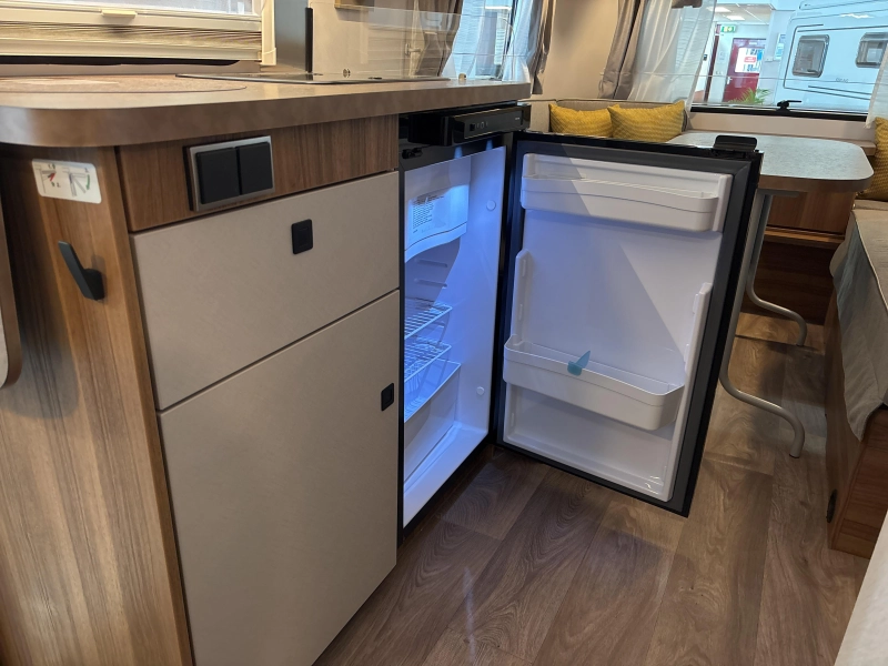 Eriba Touring 540 Legend Hampton Zilver  foto: 12