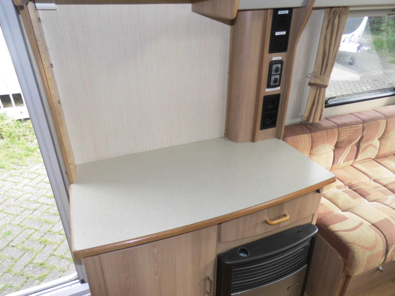 Elddis Avante Club 462 