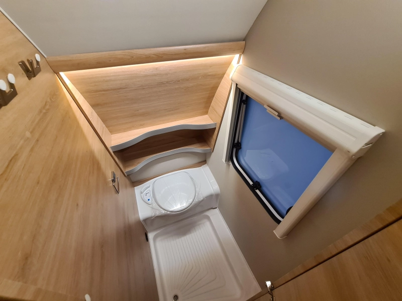 Knaus Sudwind Black Selection 450 FU  foto: 13