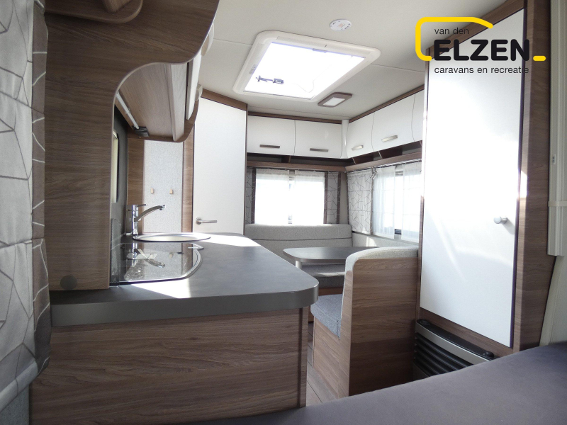 Knaus Sport Silver Selection 400 QD Mover, voortent, fietsdr.  foto: 13
