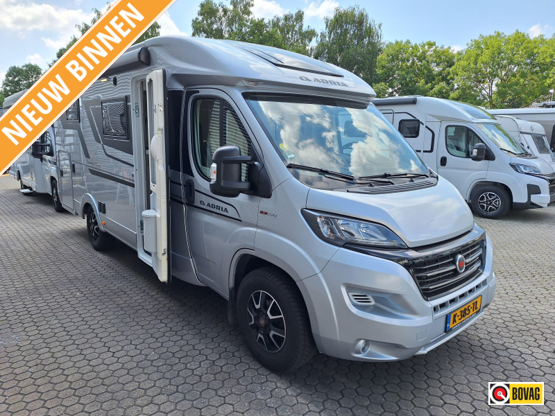 Adria Compact Supreme SC QUEENSBED+LEVELSYSTEEM 