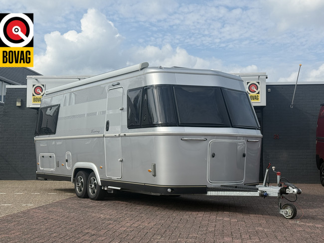Eriba T 820 (TOURING 820) full options EP level systeem lengte bedden XT mover Truma zonnepanelen 2x dakairco Dometic elktr schotel foto: 0