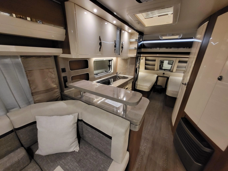 Hobby Prestige 620 CL mover, voortent, fietsenr  foto: 8