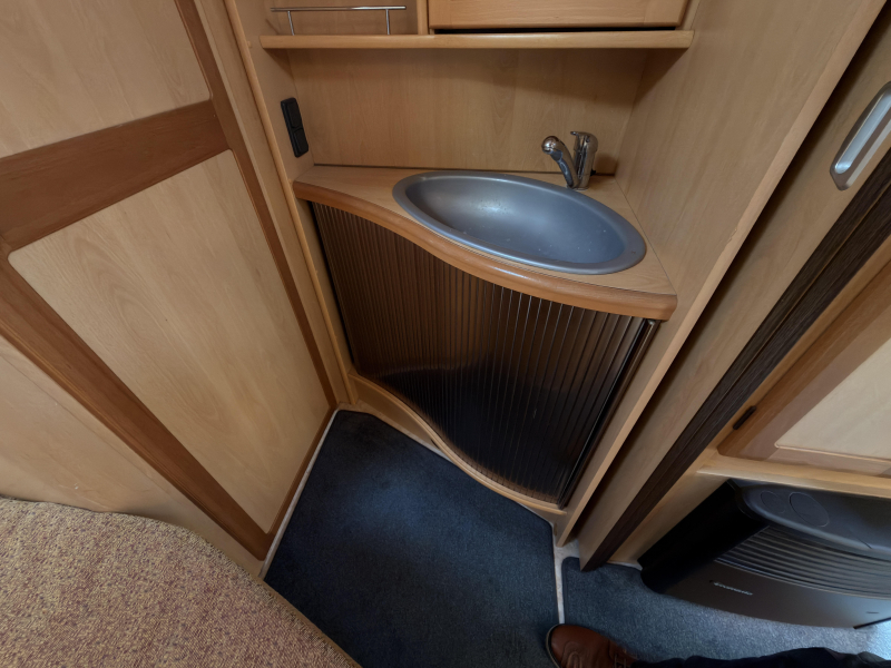 TEC Travel King 490 K Voortent+reservewiel  foto: 10