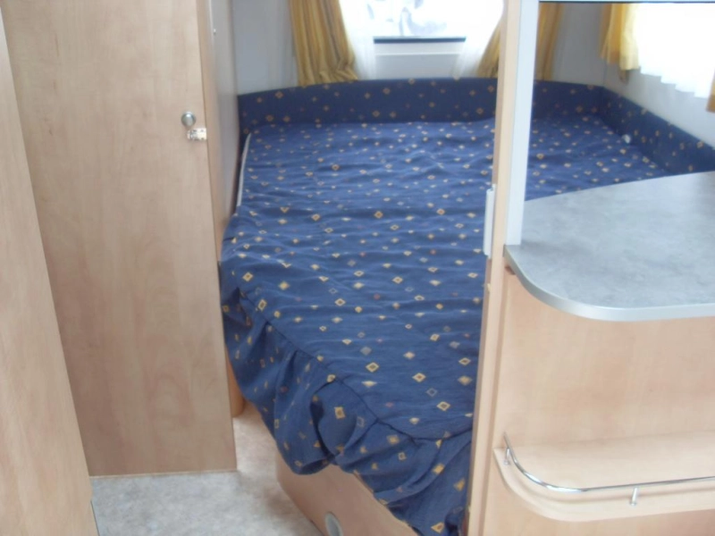 Kip Grey Line 47 TDB met Mover  foto: 13