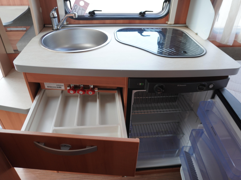 Eriba Nova Light 425 MET MOVER EN VOORTENT  foto: 7