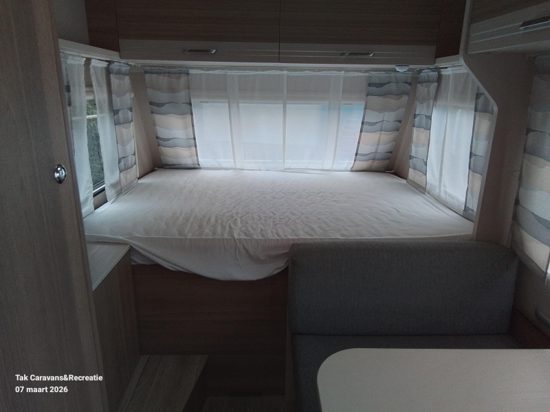 Dethleffs C'Joy 420 QSH Compleet met dwars bed  foto: 1