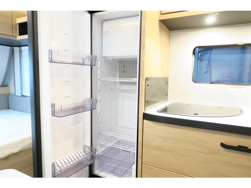 Weinsberg CaraOne Edition HOT 480 QDK Stapelbed vastbed treinz.  foto: 9